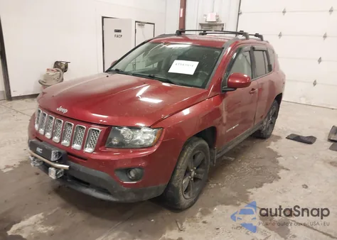 2016 Jeep Compass Latitude из США, поврежденный, VIN 1C4NJDEBXGD781097